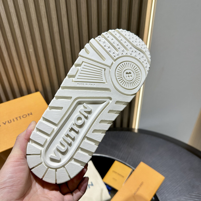 LV snekaers L0000694