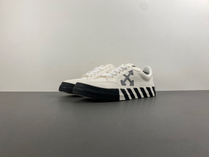 OFF-W c/o Virgil Abloh Vulc Low 2A7WTW